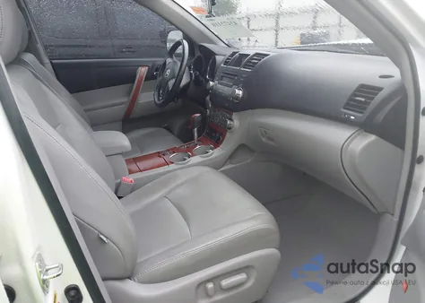 2010 Toyota Highlander Limited V6 z USA, uszkodzony, nr VIN 5TDYK3EH0AS010023